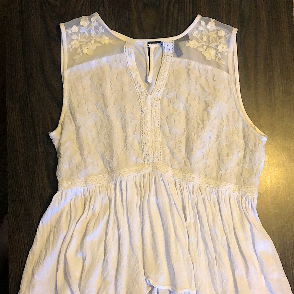 Mesh and Lace Sleeveless Blouse